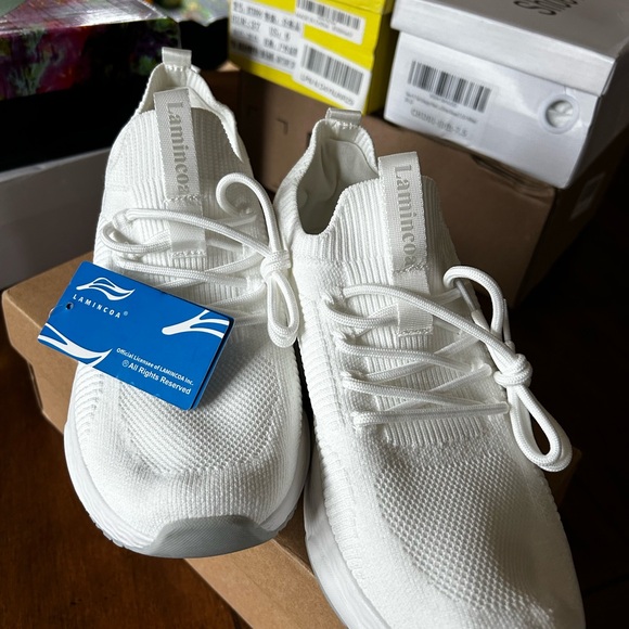 Walked shoes - Picture 1 of 3